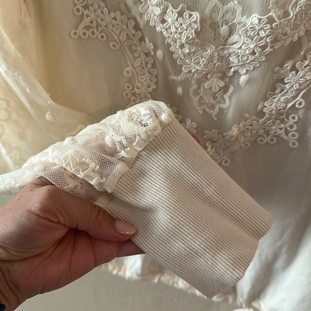 Anthropologie Tiny Oriana Long-Sleeve Lace blouse Top size small IVORY - Picture 6 of 8